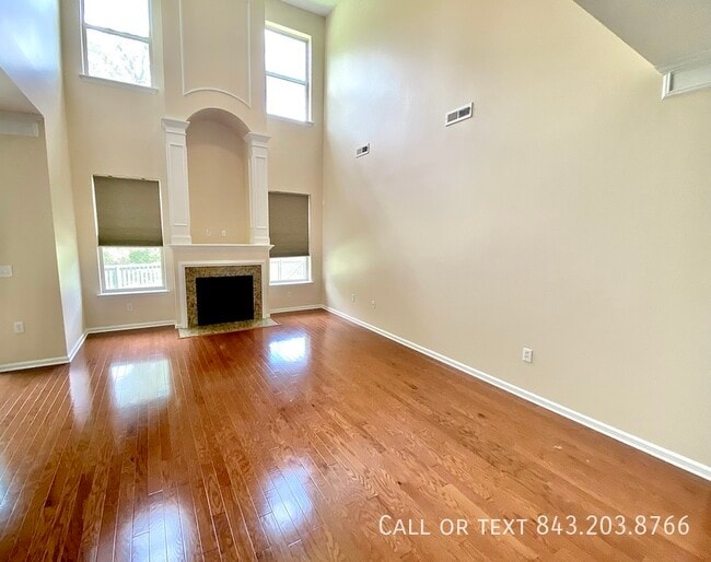 Building Photo - 224 Donatella Dr