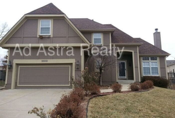 Primary Photo - Gorgeous Blue Valley Home-Available in JULY!!