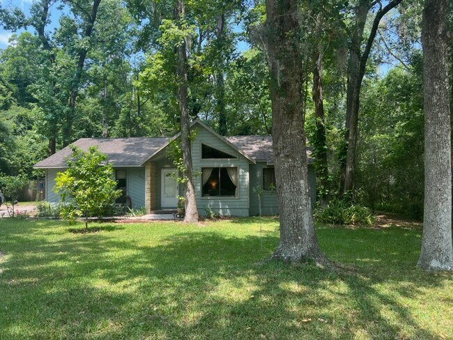 Foto del edificio - Super cute 3 bedroom 2 bath in NW Miram Manor