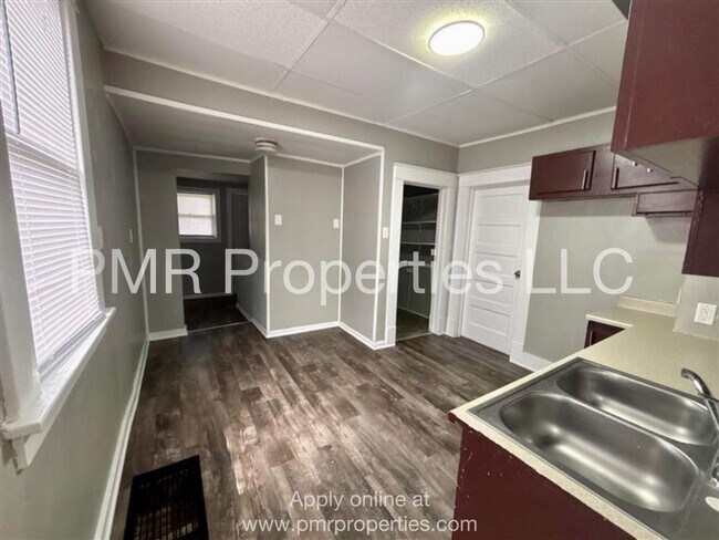 Foto del edificio - 2 Bedrooms / 1 Bathroom House