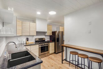 Building Photo - 3832 N 8th Ave