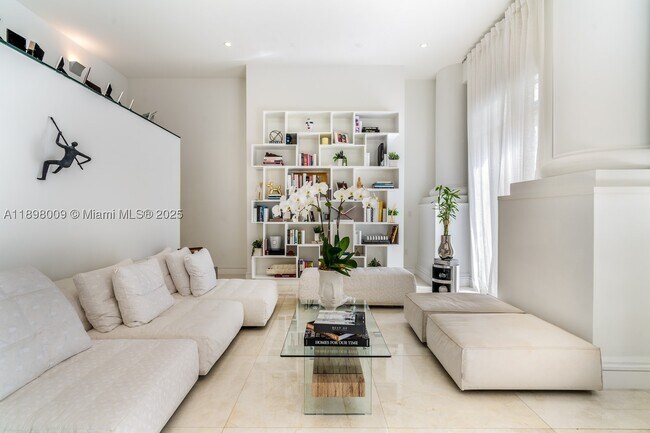 Foto del edificio - 112 Paloma Dr