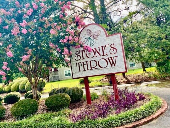 Foto del edificio - 1023 Stones Throw Dr NW