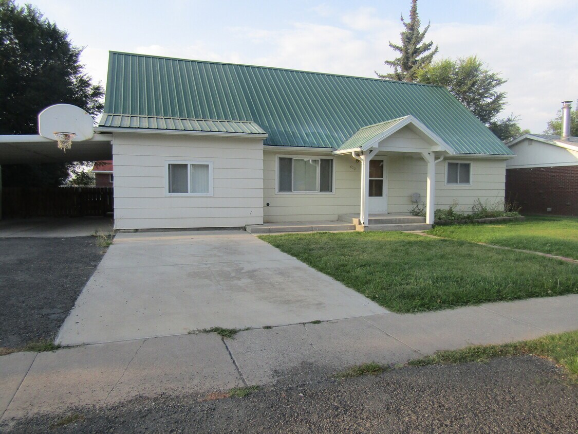400 13th St, Alamosa, CO 81101 House Rental in Alamosa, CO