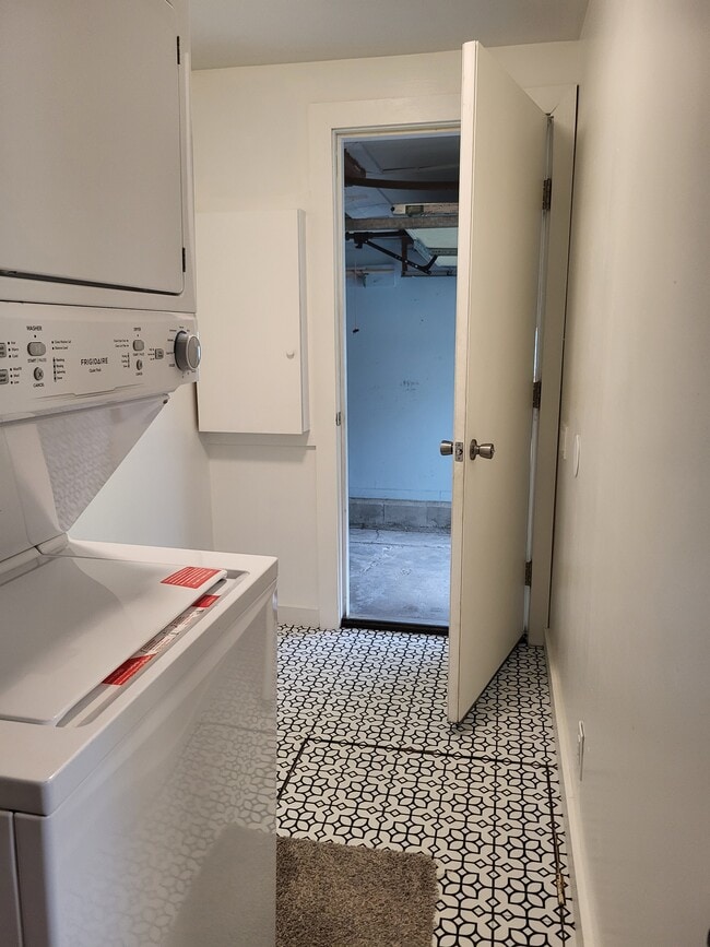 Laundry room to attached garage - 1135 Ralph St