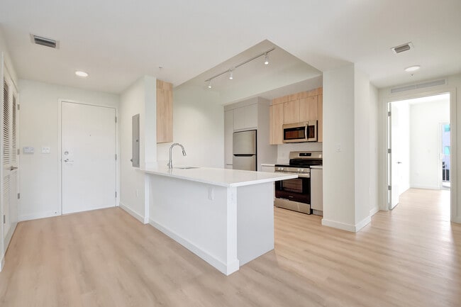 Building Photo - 1710 N J Ter