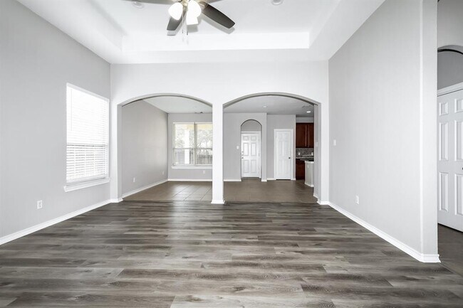 Foto del edificio - 34 W Montfair Blvd
