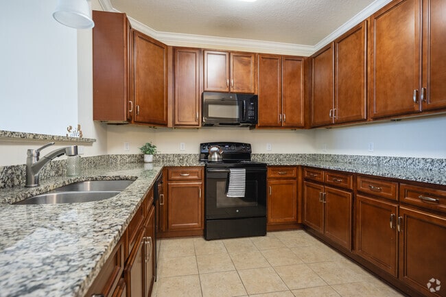 Kitchen - Groves at Berry Creek