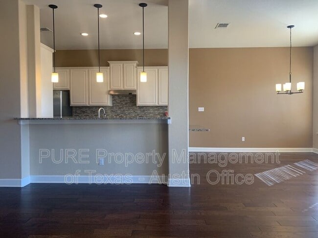 Building Photo - 2956 Santa Rosita Dr