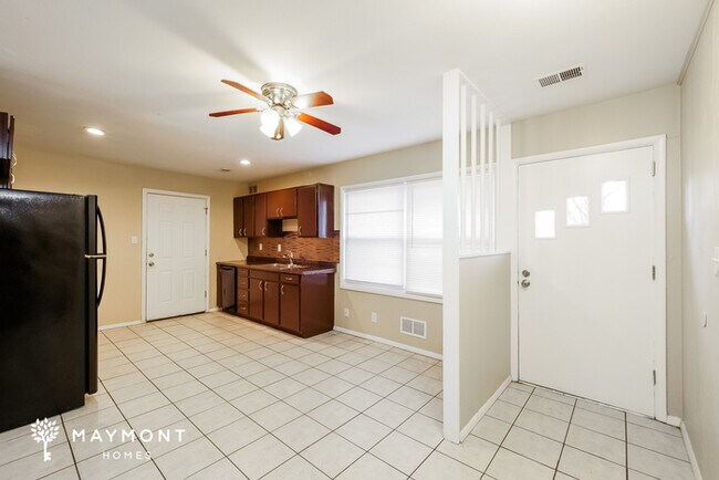 Building Photo - Beautifully Refreshed 4 Bedroom Home
