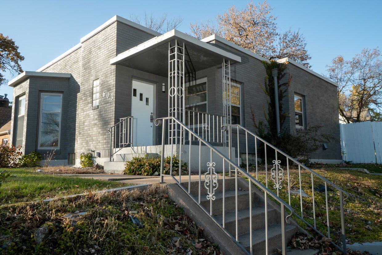Foto principal - 603 W 18th St