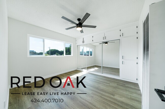 Building Photo - Cheerful One Bedroom with Spacious Rooms, ...