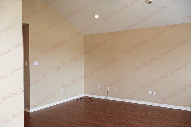 Foto del edificio - 629 S Barnett Springs St