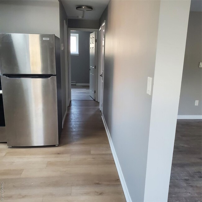 Building Photo - 191 Plains Rd