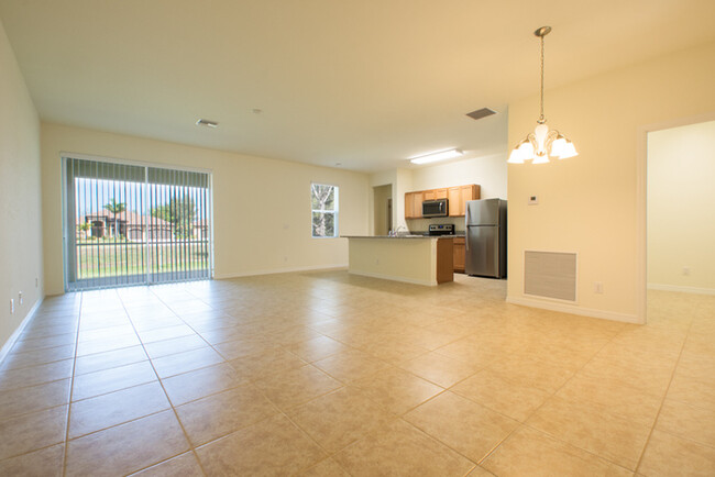 Foto del edificio - NE Cape Coral Single Family Home