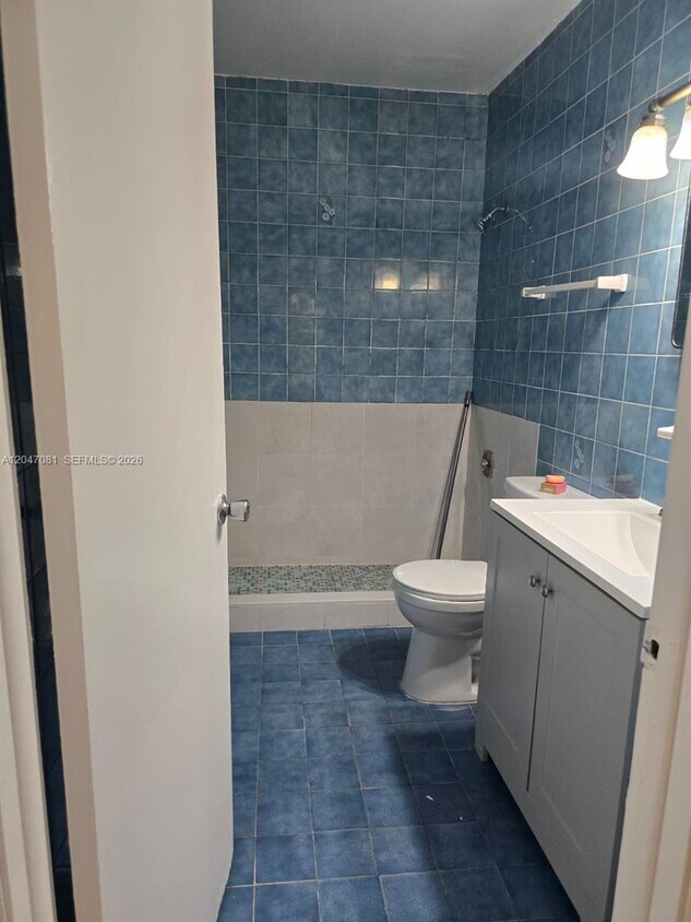 Foto del edificio - 5810 W Flagler St