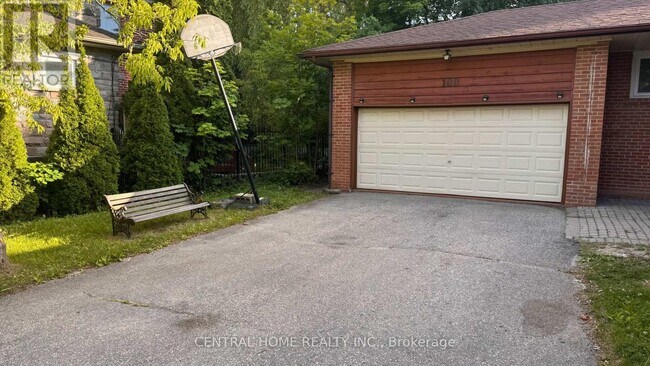 Photo du bâtiment - 100 Burbank Dr