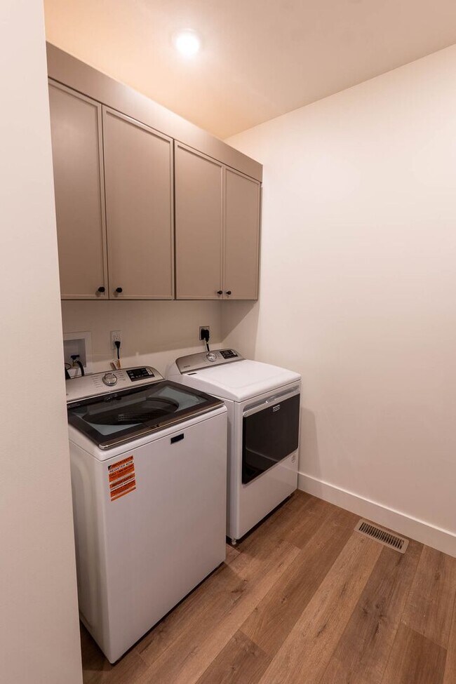 Foto del edificio - New Construction 4bd/3ba Townhouse