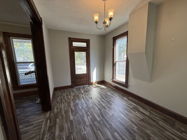 Building Photo - 23 E Brown St