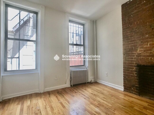 Building Photo - 405 W 49th St
