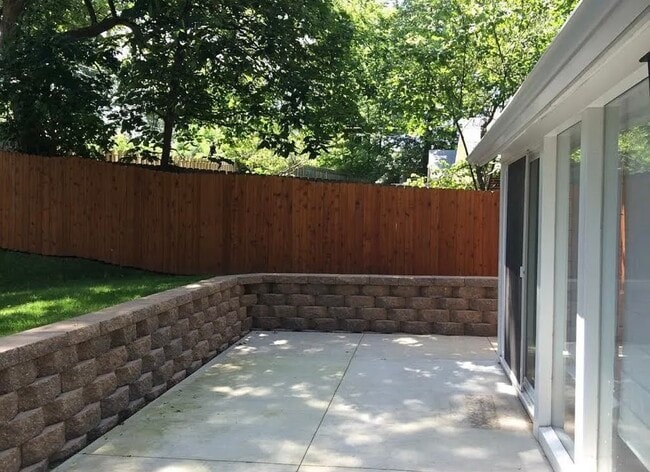 Building Photo - 1508 Ross St