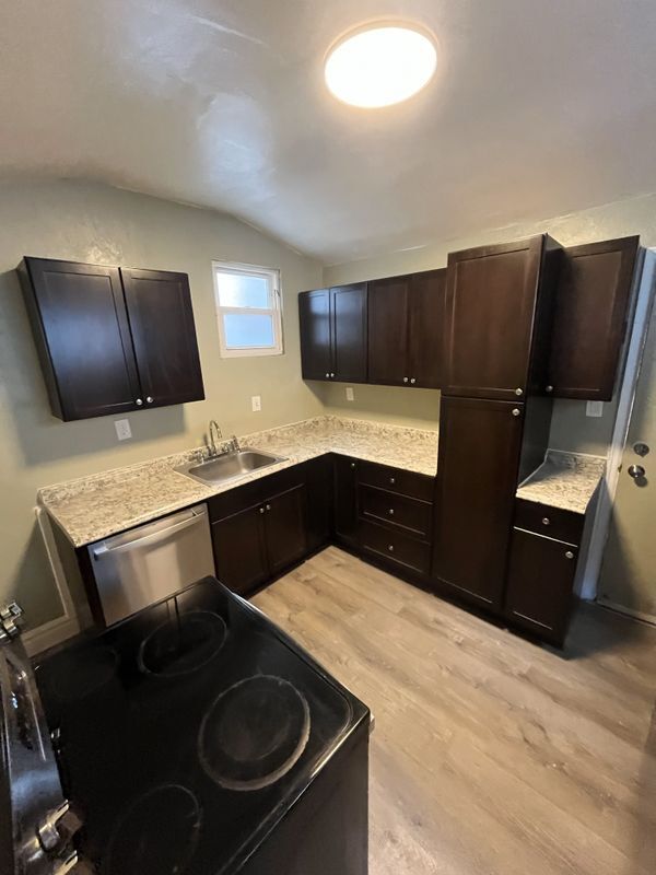 Foto del edificio - 1042 N Clarkson St