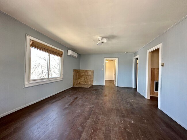 Foto del edificio - 3 Bed / 2 Bath Custom Pioche House