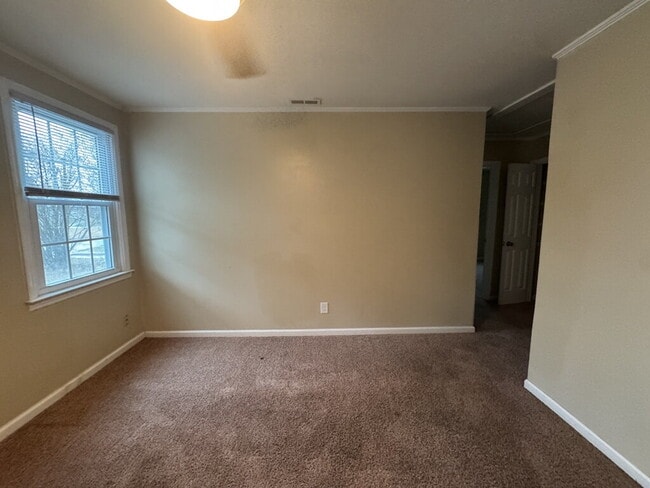 Building Photo - 503 Nelson Dr