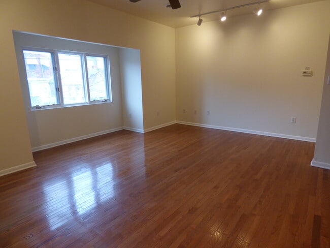 Building Photo - 1824 Carey Way