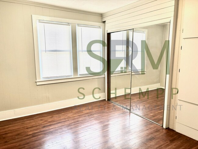 Foto del edificio - Spacious 2 bedroom home near Churchill Downs- Section 8 accepted