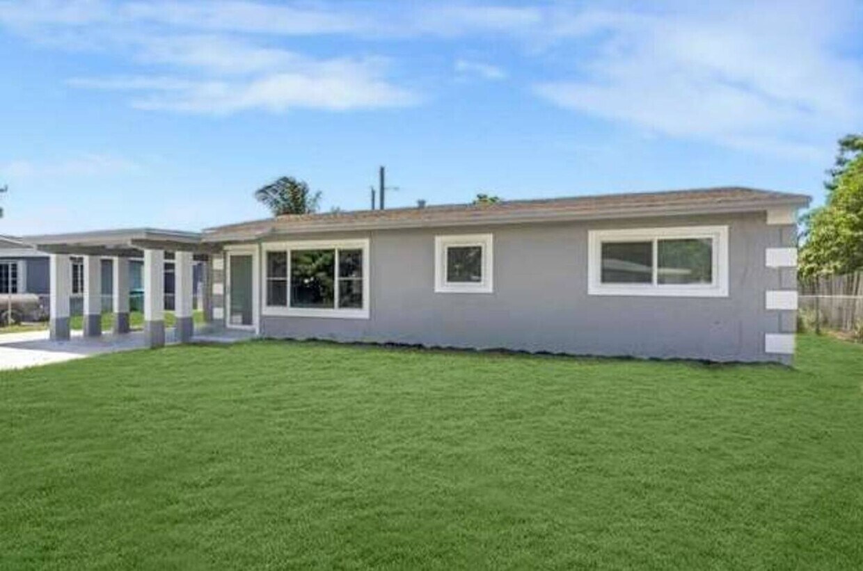 Foto principal - 1526 NE 1st Ct