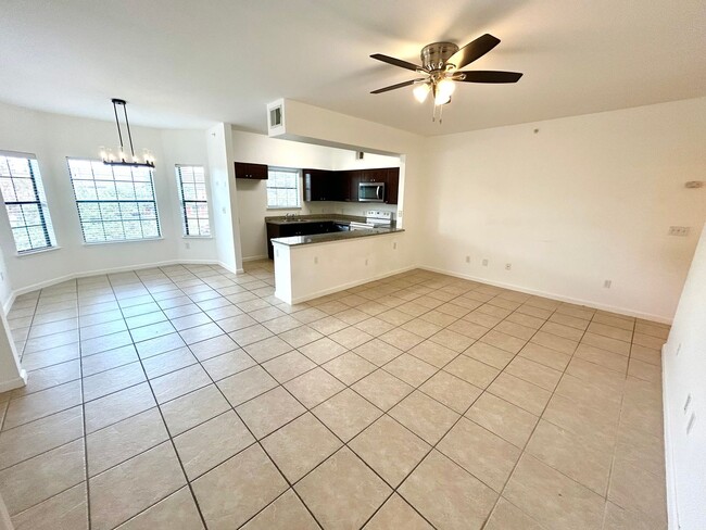 Building Photo - **APPLICATION RECEIVED** AVAILABLE NOW! 2 ...