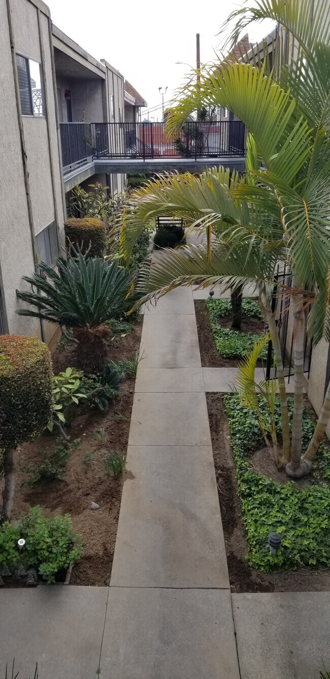 Foto del edificio - 17226 Grevillea Ave