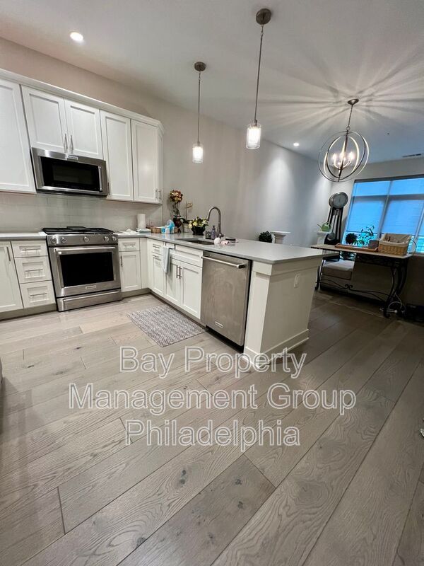 Building Photo - 575 S Goddard Blvd