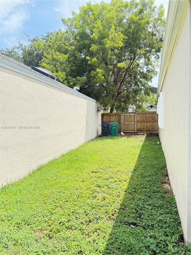 Foto del edificio - 10113 SW 223rd Terrace