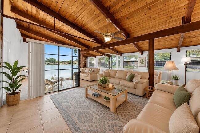Building Photo - 412 Briarwood Cir