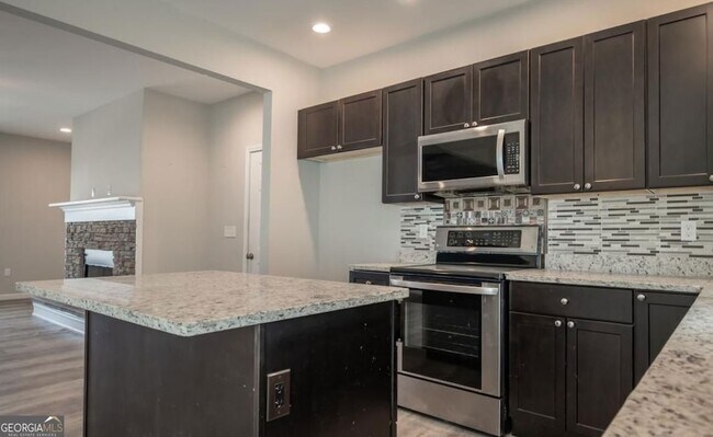 Foto del edificio - 2446 Remington Dr