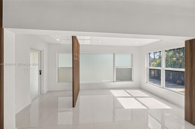 Foto del edificio - 2180 SW 20th St