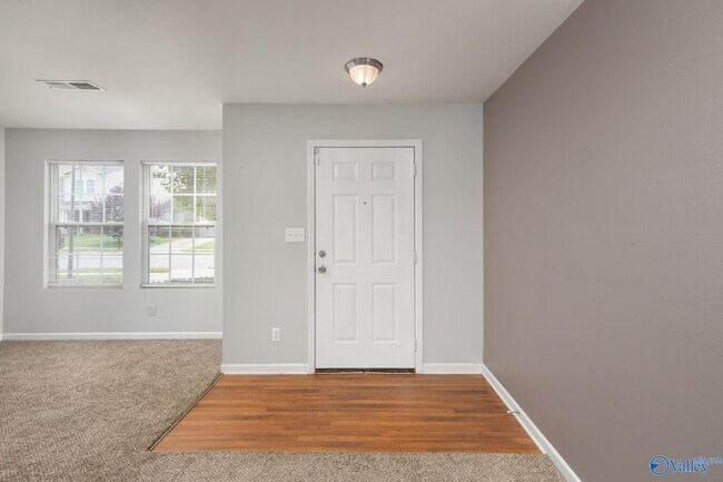 Foto del edificio - 137 David Barnes Dr