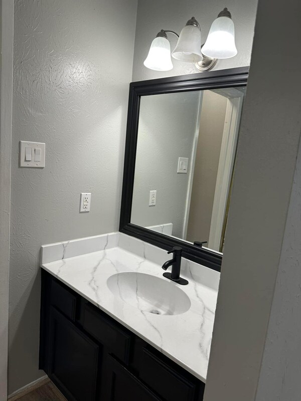 Foto del edificio - 1712 Harrison Ct