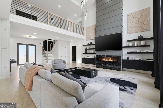 Foto del edificio - 556 Versailles Dr