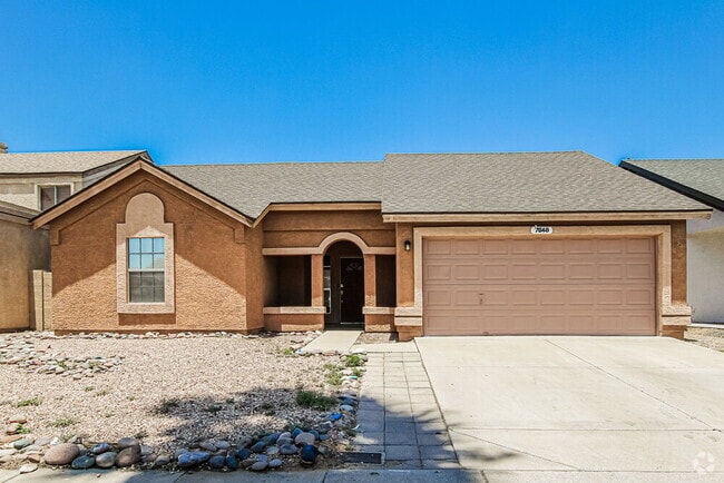 Building Photo - 7848 W Fleetwood Ln