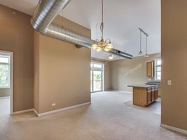 Building Photo - 550 Main St