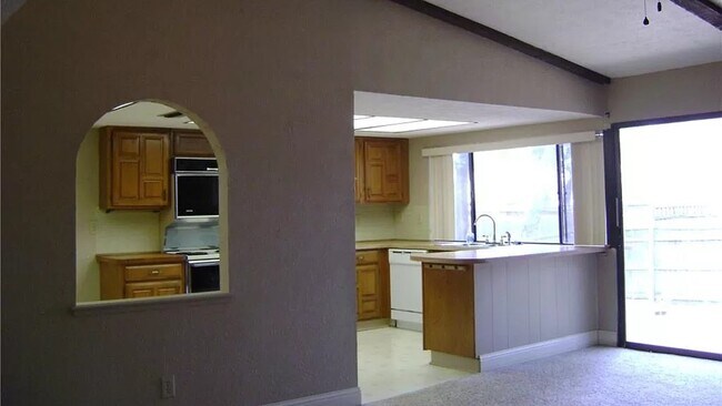 Foto del edificio - 3725 Walnut Dr