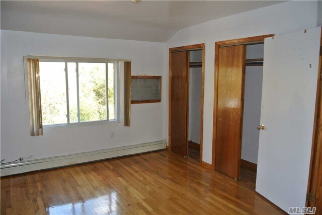 Foto del edificio - 61-21 Utopia Pkwy