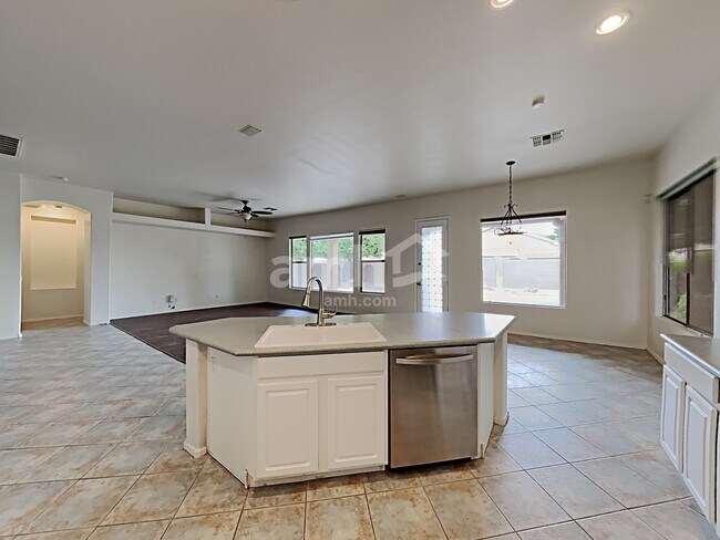 Building Photo - 8027 W Clara Ln