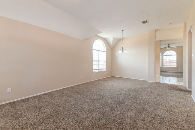 Foto del edificio - 1110 Pin Oak Ln