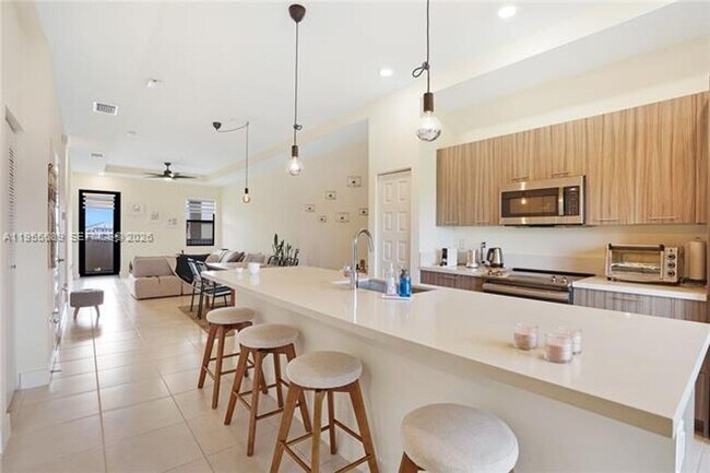 Foto del edificio - 8195 NW 104th Ave