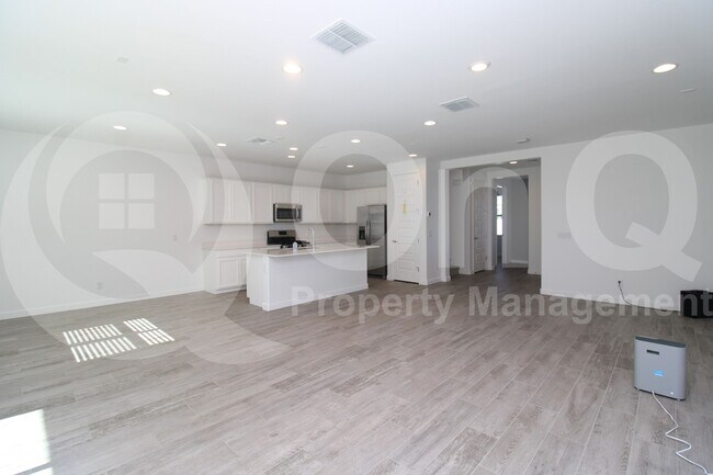 Foto del edificio - 9928 E Tahoe Ave