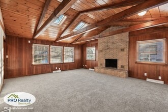 Building Photo - 2575 17th Ave E